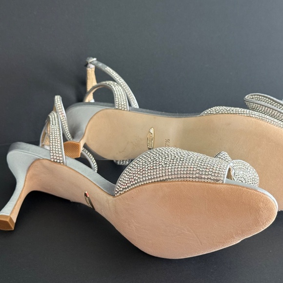 Badgley Mischka Women's Silver Remi Kitten Evening Heel Sandals, NEW pick size - Picture 15 of 16